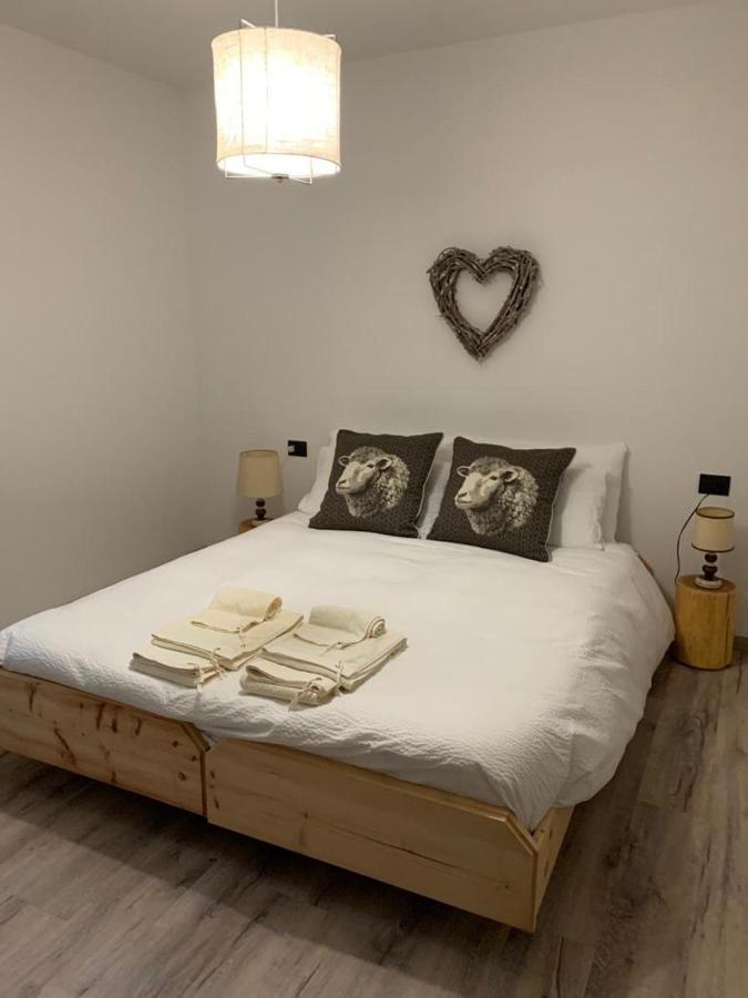Appartamenti E B&B Casa Ester บาเซลกา ดิ ปีเน ภายนอก รูปภาพ