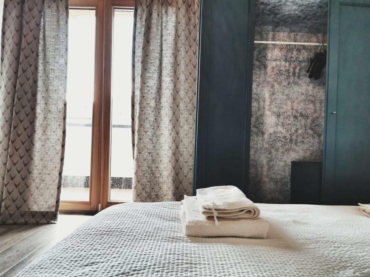 Appartamenti E B&B Casa Ester บาเซลกา ดิ ปีเน ภายนอก รูปภาพ